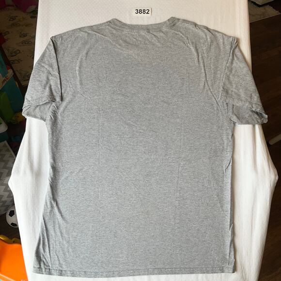 Disney Men T-shirt size L Short Sleeve Stretchy Mickey Mouse Gray - Picture 7 of 7